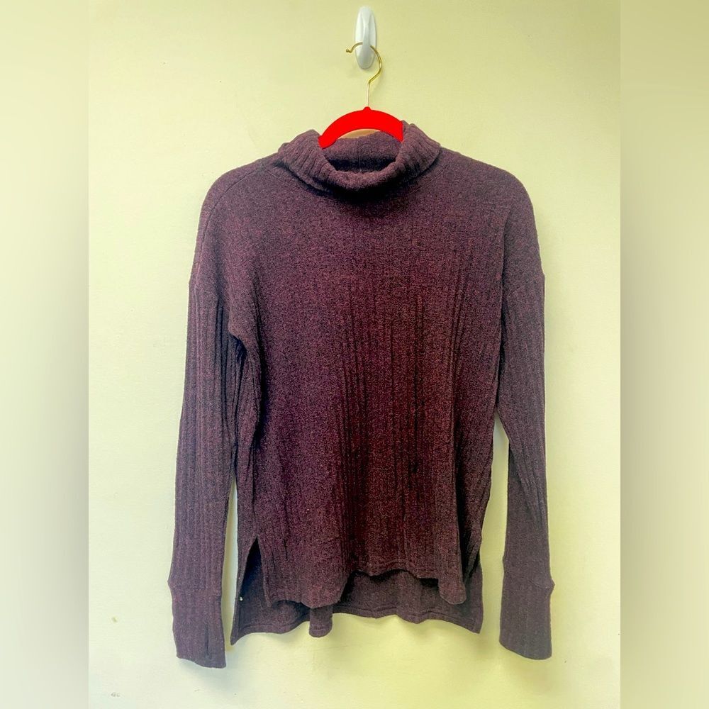 Athleta Women’s Cozy Rib Knit Turtleneck Pullover Purple Long Sleeve Top SZ S